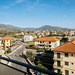 Apartamento Maison Olga - Incantevole Nuovo Trilocale Vista Montagna-mare Con Parcheggio Borghetto Santo Spirito