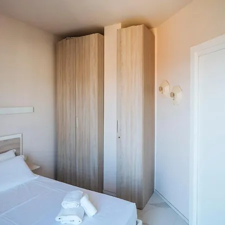 Maison Olga - Incantevole Nuovo Trilocale Vista Montagna-mare Con Parcheggio