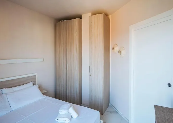 Maison Olga - Incantevole Nuovo Trilocale Vista Montagna-mare Con Parcheggio